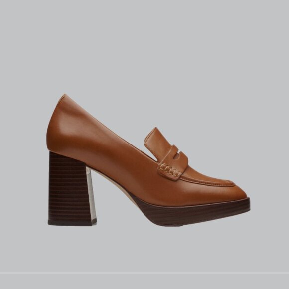 NEW CLARKS Leather Zoya 85 Walk Heeled Loafers for women in  dark sand 725 4j2 - Picture 1 of 6